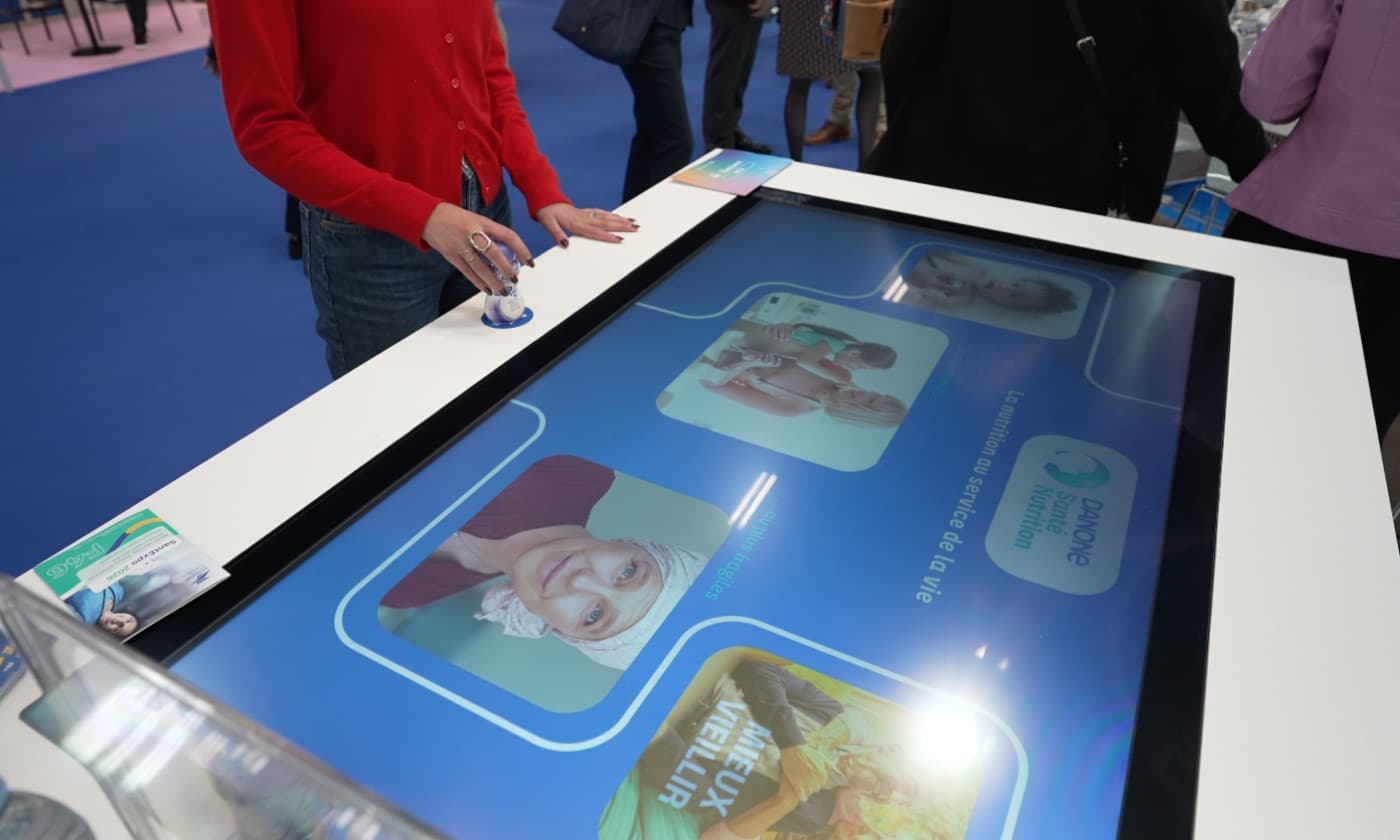 Magic Desk, table qui reconnaît les produits posés