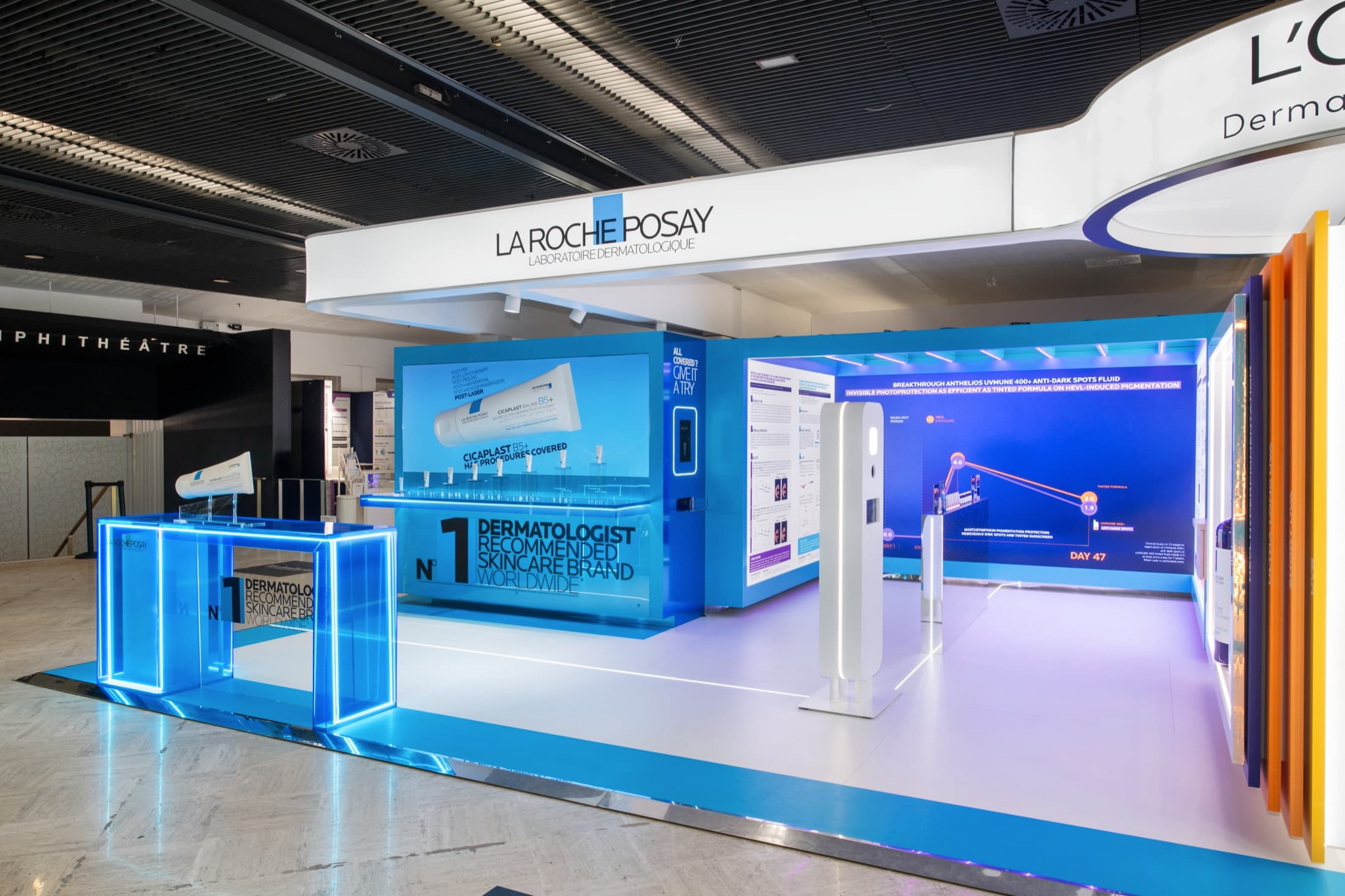 Stand La Roche-Posay (groupe L'Oréal) à l'IMCAS 2026, conçu et réalisé par The Good Experience