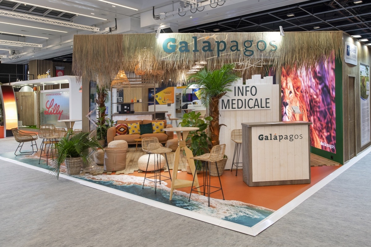 Stand Galapagos · SFR, signé The Good Experience