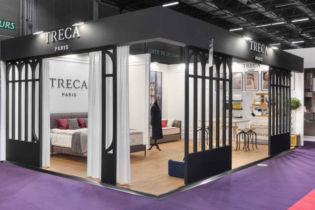 Stand Adova-Treca Paris à Maison&Objet, scénographie de literie haut de gamme conçue et réalisée par The Good Experience