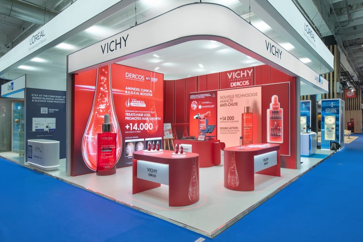 Stand Vichy au congrès EADV, espace de consultation dermo-cosmétique conçu et réalisé par The Good Experience