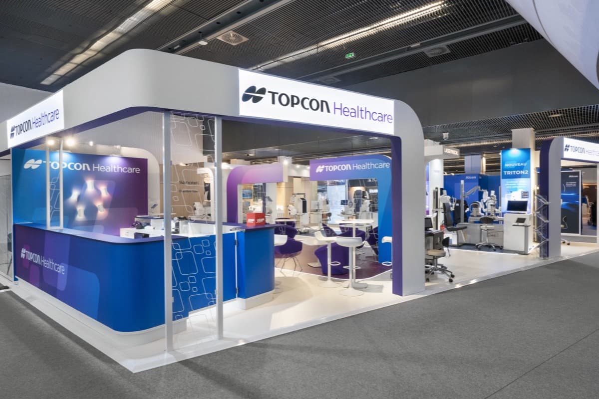 Stand Topcon Healthcare au congrès SFO, espace d'imagerie ophtalmique conçu et réalisé par The Good Experience