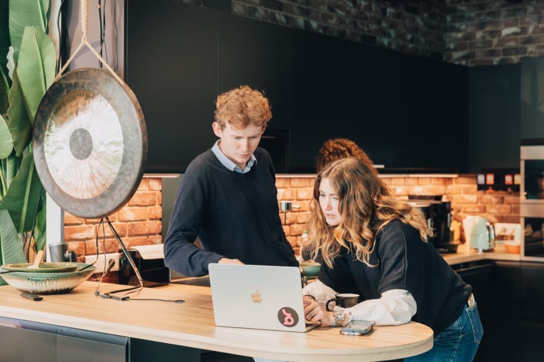 Cuisine partagée et espace de travail informel, showroom The Good Experience